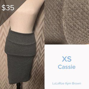 Lularoe Cassie Skirt Grey Quilt like pattern.